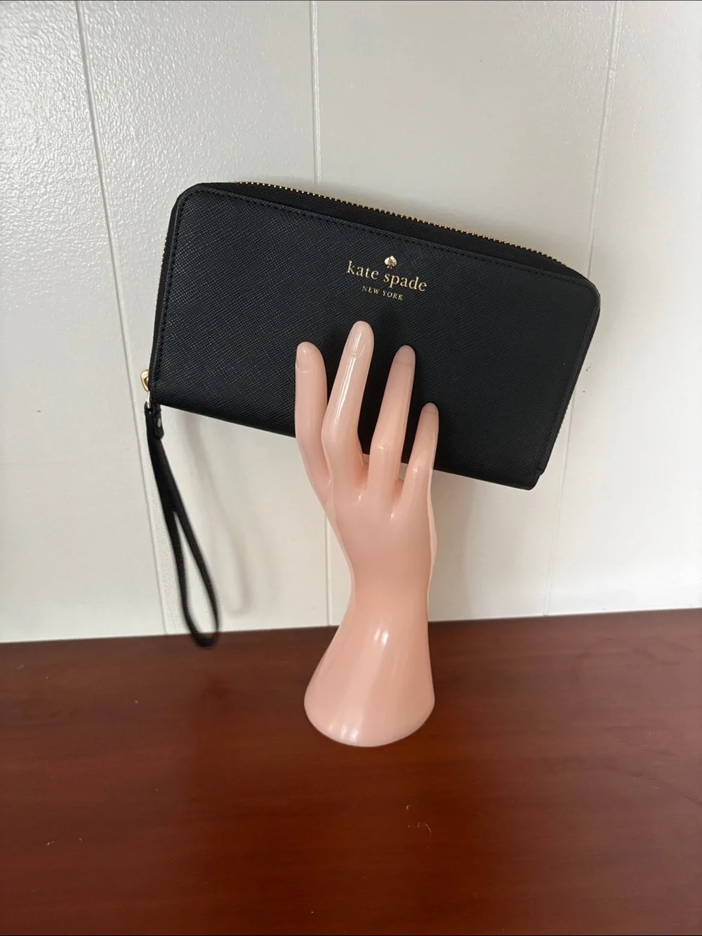 Kate Spade New York Black Saffiano Leather Zip Wallet Wristlet Clutch Carryall